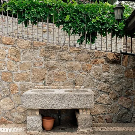 Piscina Y Vistas Al Monte En La Sierra Villa Robledo de Chavela Exterior photo